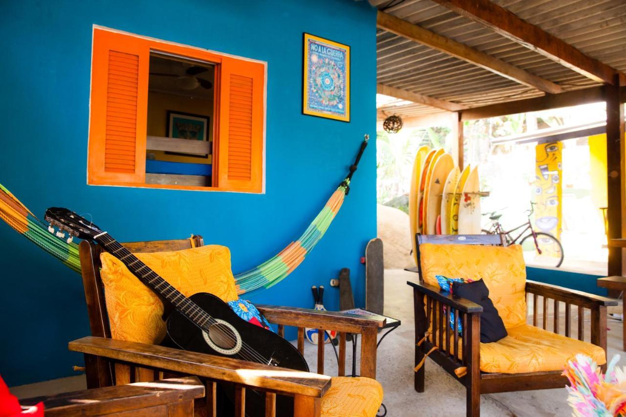 Sintonia Surf Hostel E Bar Ubatuba Eksteriør billede